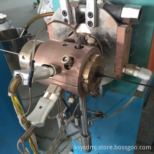 PTFE high temperature wire extrusion head